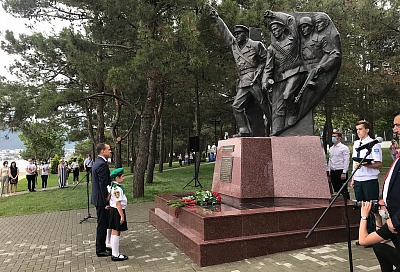 В Геленджике открыли памятник отряду легендарного Цезаря Куникова