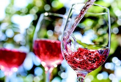 Роскачество дало советы по выбору розового вина