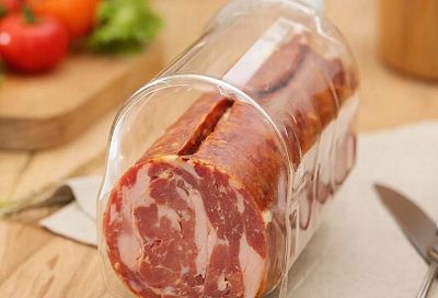 Бюджетный вариант закуски: отварное мясо укладываю в бутылку, получаю вкусный и простой домашний зельц