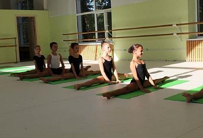 В Краснодаре прошел просмотр талантливых детей в академию танца Бориса Эйфмана.
