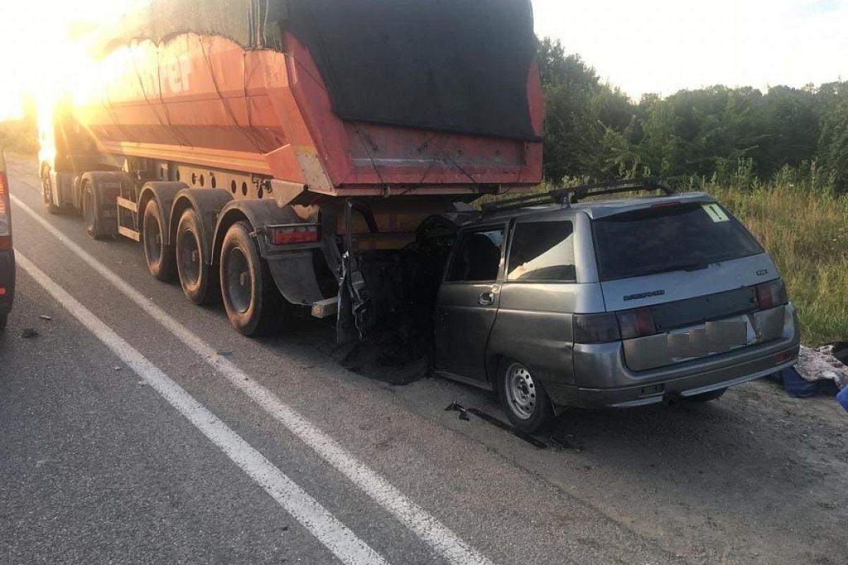 В Краснодарском крае в ДТП попала уснувшая за рулем женщина-водитель и ее пассажир