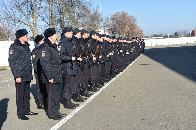 В Краснодаре молодые полицейские приняли присягу
