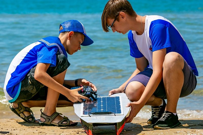 Дети России готовятся покорить океан: в детском центре «Орлёнок» проходит программа «Океанавтика»