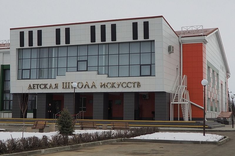 После масштабной реконструкции в Лабинске открыли детскую школу искусств