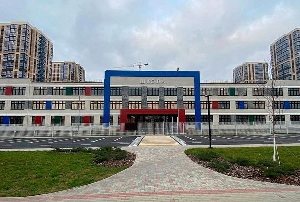 Трехэтажную школу на улице Батуринской в Краснодаре откроют 1 сентября