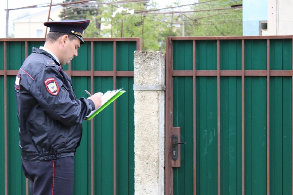 В Адыгее мужчина ударил и ограбил 83-летнюю женщину