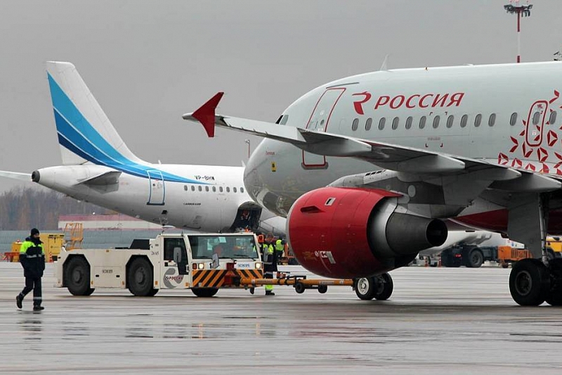 Вылетевший в Сочи самолет экстренно вернулся в Москву из-за сработавшего датчика