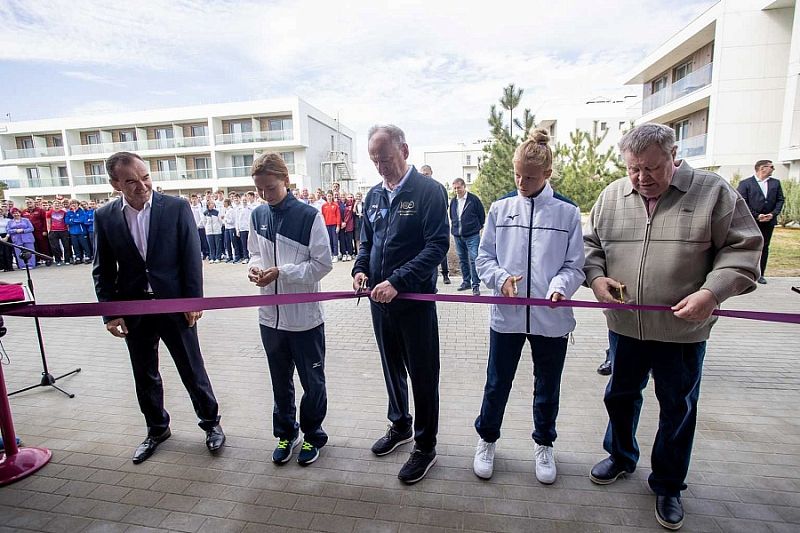 Вениамин Кондратьев принял участие в открытии спорткомплекса «Волейград Арена» и Аллеи Славы отечественного волейбола в Анапе
