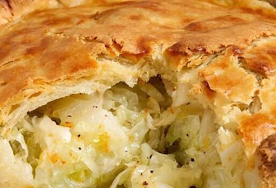 Пирог из капусты на дрожжевом тесте – просто сказка: тесто настоящая  палочка-выручалочка для любой несладкой выпечки