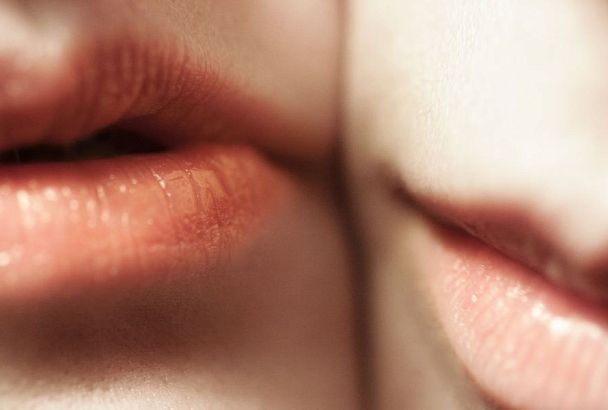 Почему сохнут губы и как сохранить их мягкими зимой