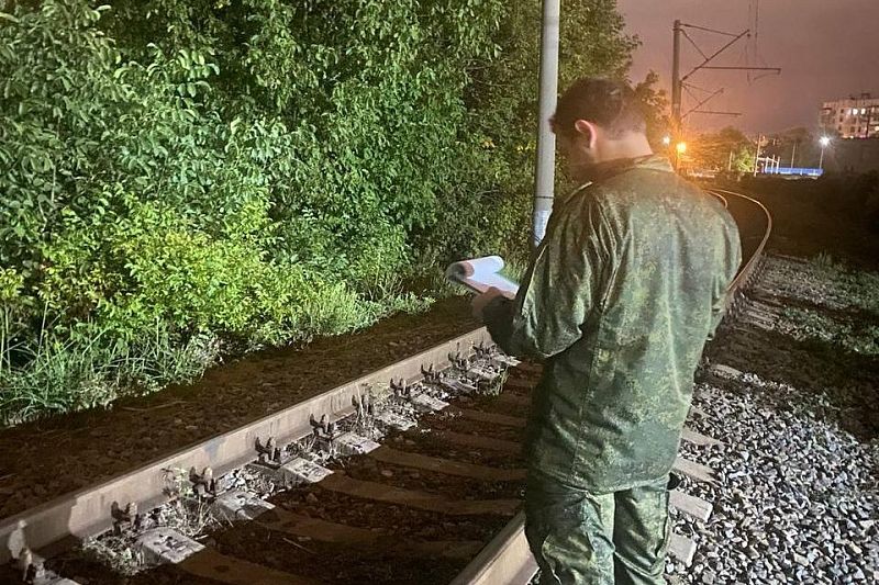 Ребенок погиб от удара током на железнодорожных путях в Краснодаре