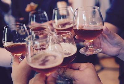 Ученый назвал алкоголь ключом к выживанию человечества