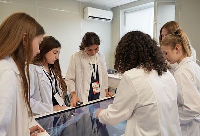 Проект «УникУМ» помогает школьникам Кубани разобраться в многообразии медицинских профессий