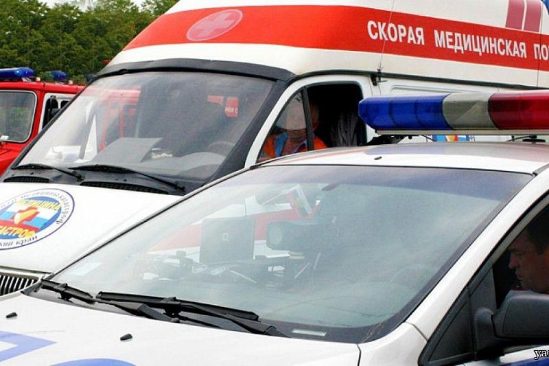 В Краснодаре маршрутка с пассажирами столкнулась с КамАзом. Пострадали три человека