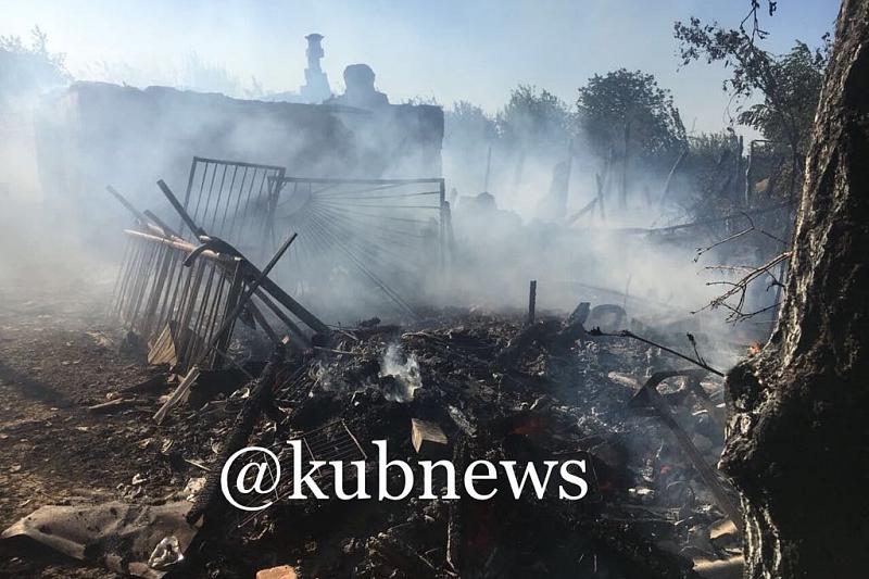На ул. Суворова в селе Львовское сгорел частный дом