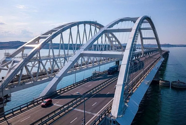 Поврежденные пролеты Крымского моста демонтируют до конца года