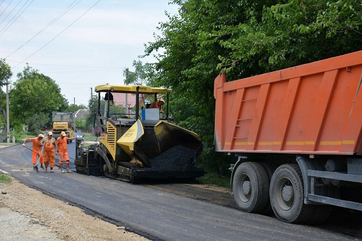 Более 211 км автомобильных дорог обновят в Брюховецком районе в 2021 году