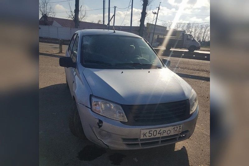 В Краснодарском крае водитель без прав на «Ладе Гранте» сбил 17-летнего подростка