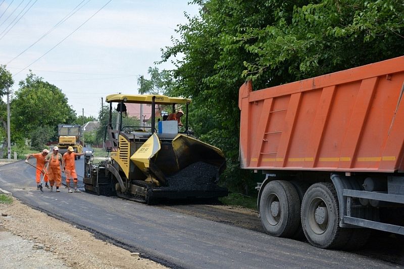 Более 211 км автомобильных дорог обновят в Брюховецком районе в 2021 году