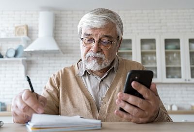 В России проанализируют защиту пенсионеров от мошенников 