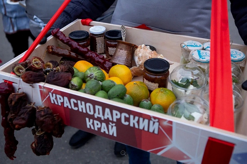 Шеф-повара из Краснодарского края приготовили 11 тысяч порций кофе на фестивале «Кухни народов России»