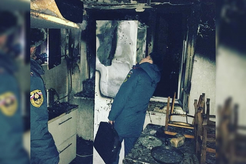 В Краснодарском крае эвакуировали 25 человек из-за пожара в квартире