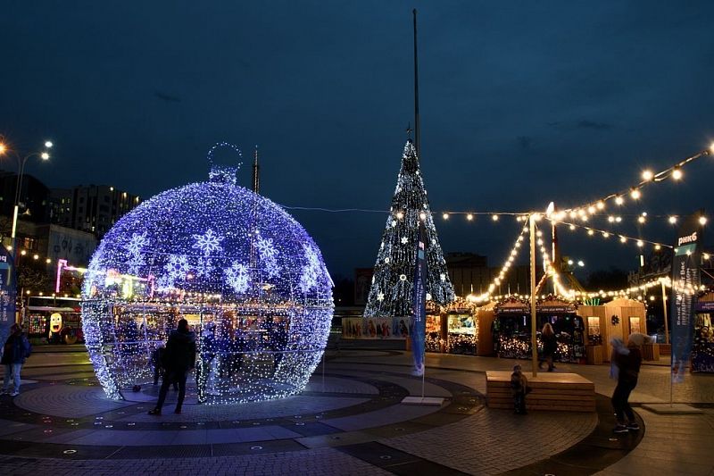 Ночные гуляния и традиционные новогодние мероприятия отменены в Краснодарском крае из-за угрозы распространения коронавируса