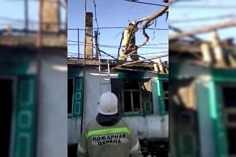 Появилось видео с места гибели мужчины при пожаре в Краснодарском крае