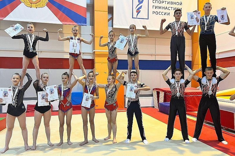 «Звезды Кремля»: кубанские спортсмены завоевали 11 медалей на Всероссийских соревнованиях по спортивной акробатике 