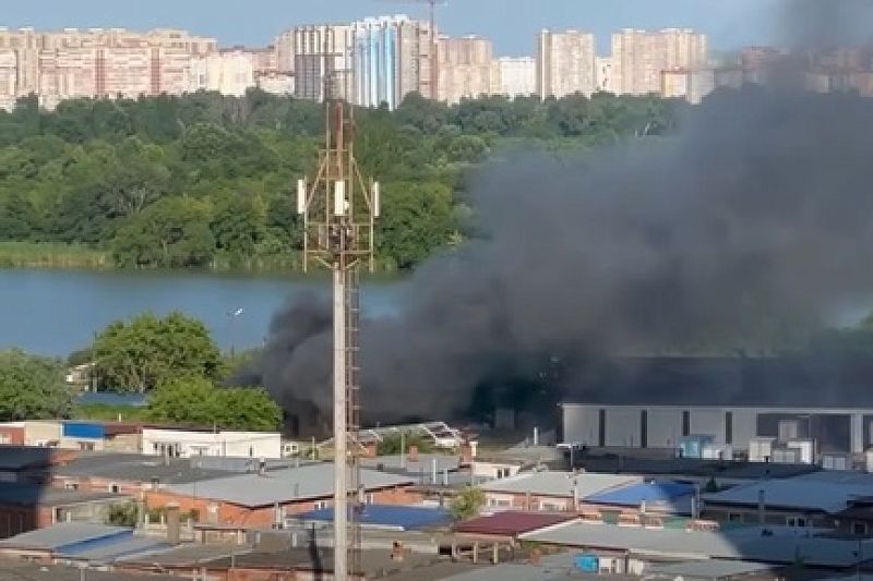 На Гидрострое в Краснодаре потушили крупный пожар