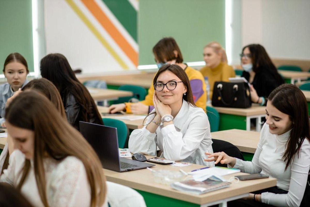 Летняя цифровая школа Сбера бесплатно «прокачает» преподавателей со всей страны