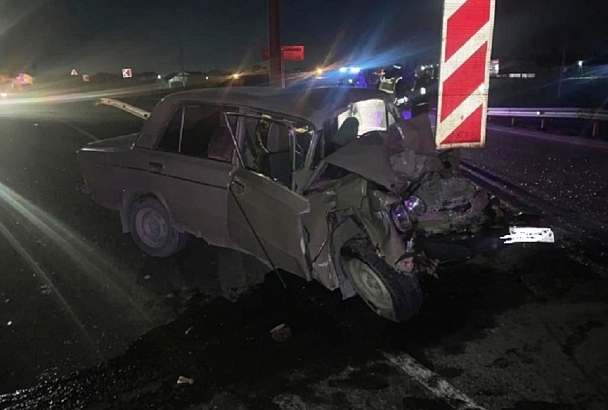 В Краснодарском крае при столкновении ВАЗ-2106 и Mercedes погиб мужчина, двое пострадали