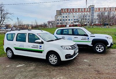 Красноармейская районная больница получила новые автомобили