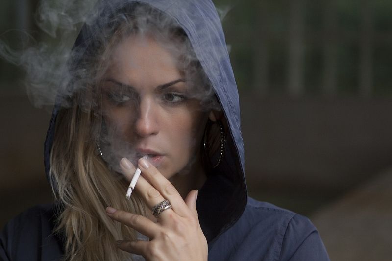 Ученые рассказали, чем еще могут быть опасны сигареты