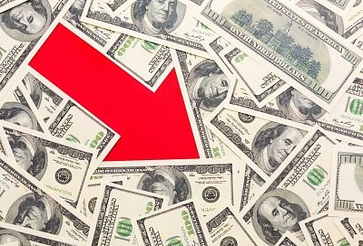 Наличные доллары в дефиците: почему обменники не справляются с ажиотажным спросом