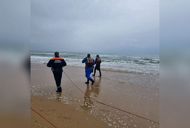 В Анапе во время шторма в море утонул ребенок