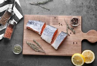 Солим красную рыбу за 2–3 дня до праздника: проверенный домашний рецепт от шеф-повара