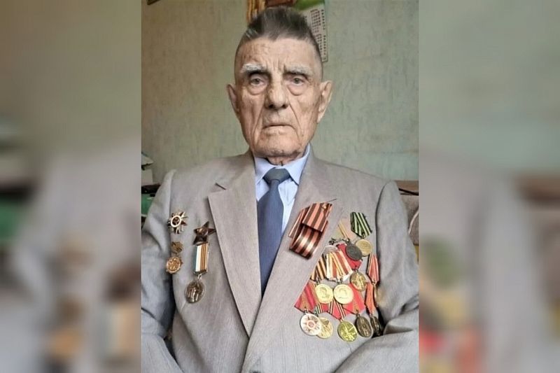 Губернатор Кубани Вениамин Кондратьев поздравил с юбилеем ветерана Великой Отечественной войны Егора Захаркина