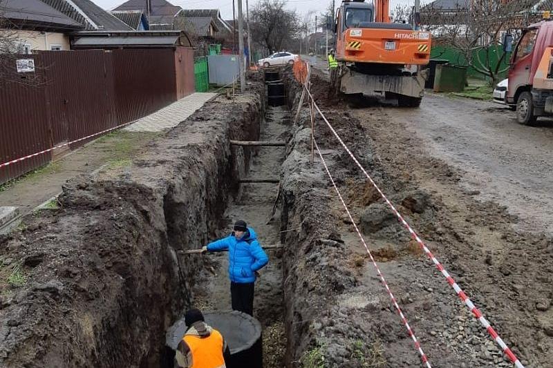 В Пашковском микрорайоне Краснодара строят новую сеть канализации
