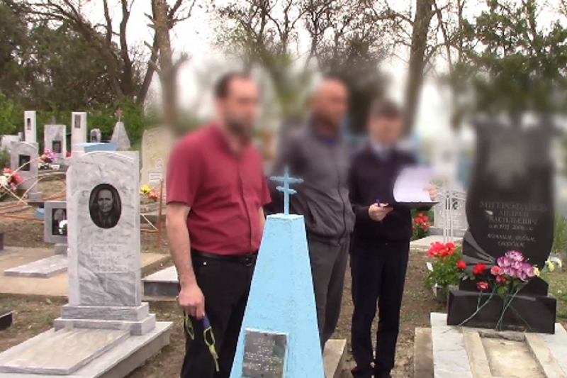 В Краснодарском крае задержаны серийные похитители надгробных плит с кладбищ