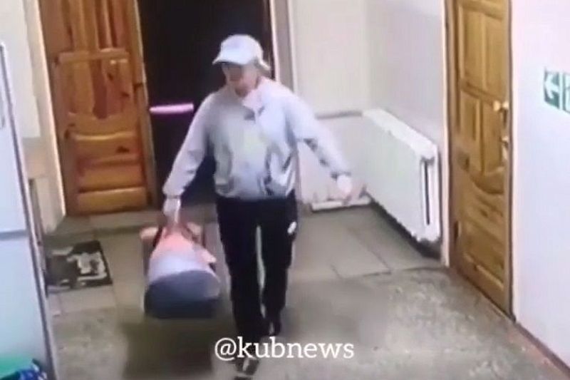 В Краснодарском крае женщина подкинула новорожденного ребенка в больницу (видео)