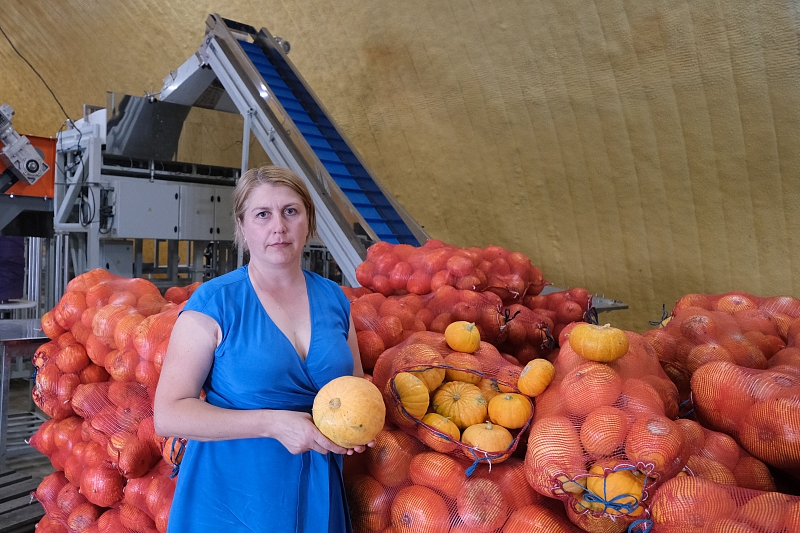 Елена Григорьева, вместе с супругом они занимаются овощеводством уже 12 лет.