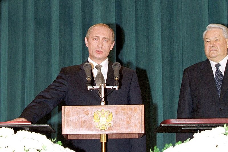 Владимир Путин был избран президентом РФ 26 марта 2000 года, а 7 мая 2000 года он вступил в должность.
