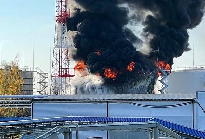 В Белгородской области после обстрела ВСУ горит нефтебаза