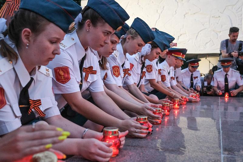 «Свеча памяти»: в Краснодаре более 16 тысяч человек поддержали патриотическую акцию