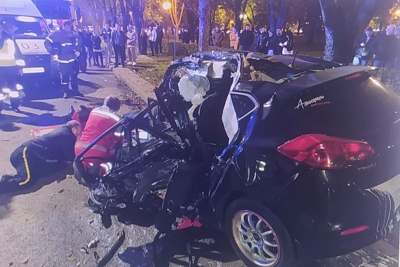 В полиции назвали возраст погибших в страшной аварии в центре Краснодара
