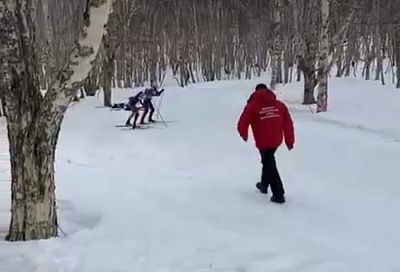 Лыжник из Краснодара насмерть разбился об дерево во время соревнований на Камчатке. Видео 
