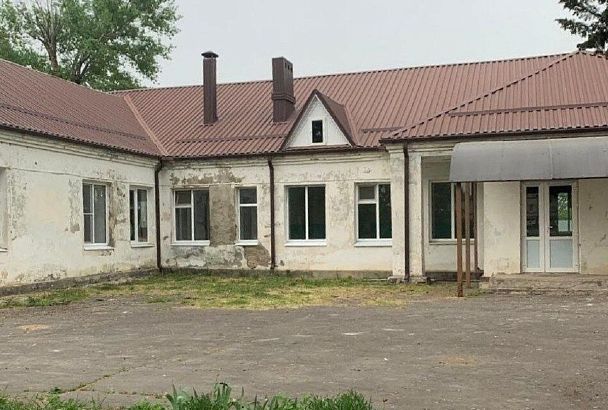 В Кореновском районе ремонтируют участковую больницу