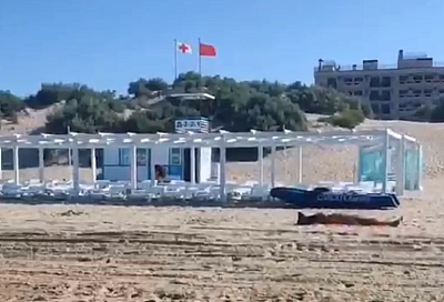 Красные флаги на пляжах: почему в Анапе нельзя купаться в море