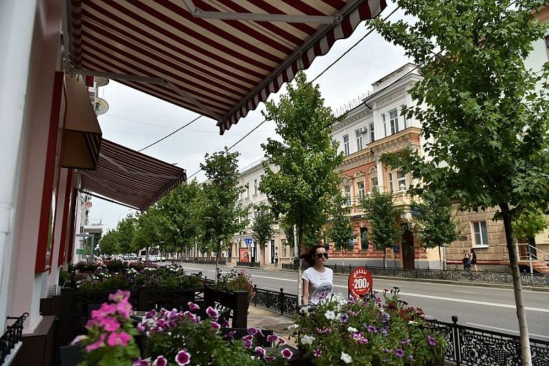 Жители Краснодарского края могут сообщить о работающих с нарушениями магазинах, ресторанах и клубах